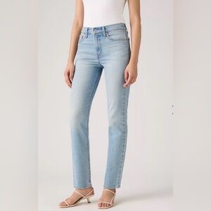 Levi's Wedgie Slim Fit Jeans Light Wash